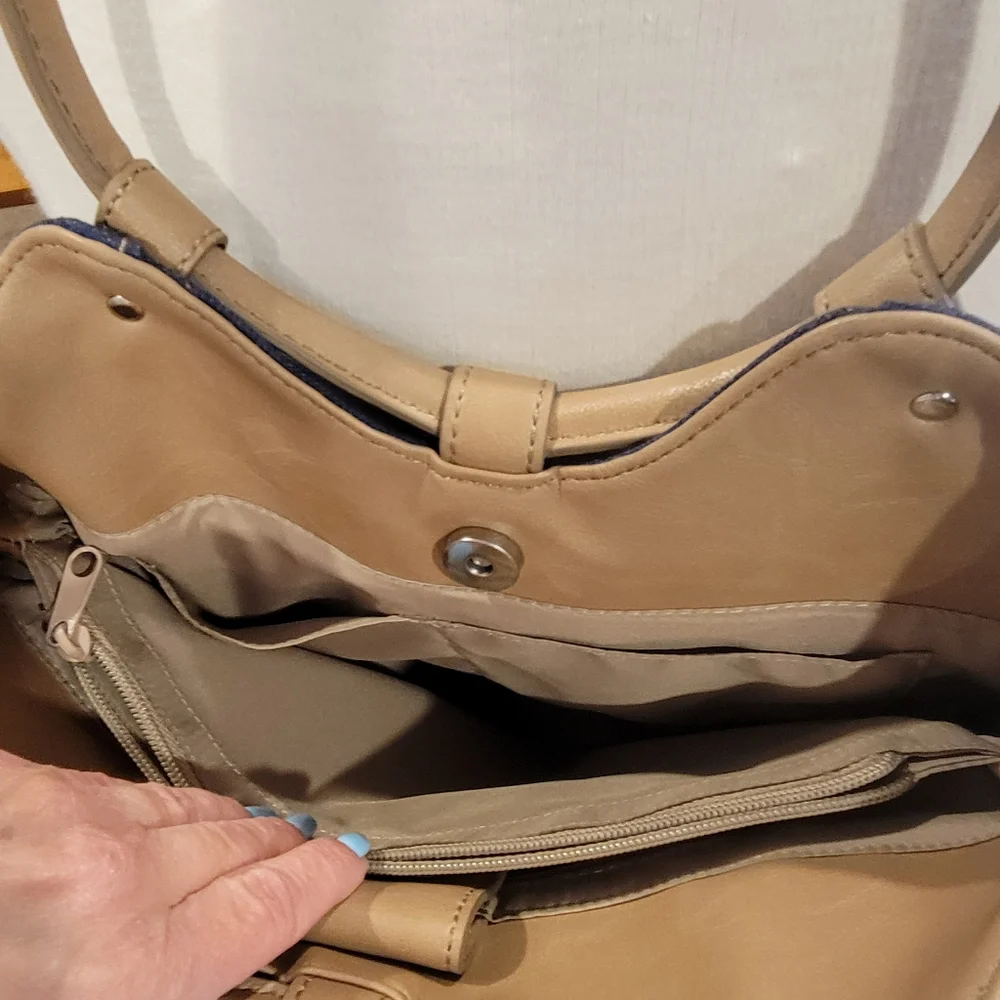 💟EUC~ RELIC SHOULDER BAG - Picture 2 of 9